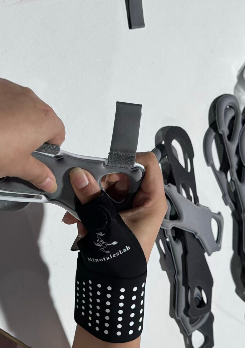 Wrist guards for sports black